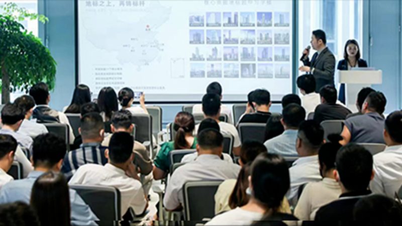 在选择注册公司平台时，首先要关注平台的资质。以下是一些重要的资质审查要点：
